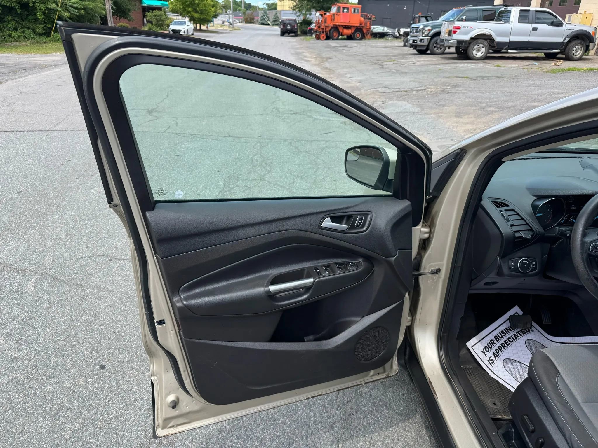 Used 2018 Ford Escape SE image 13