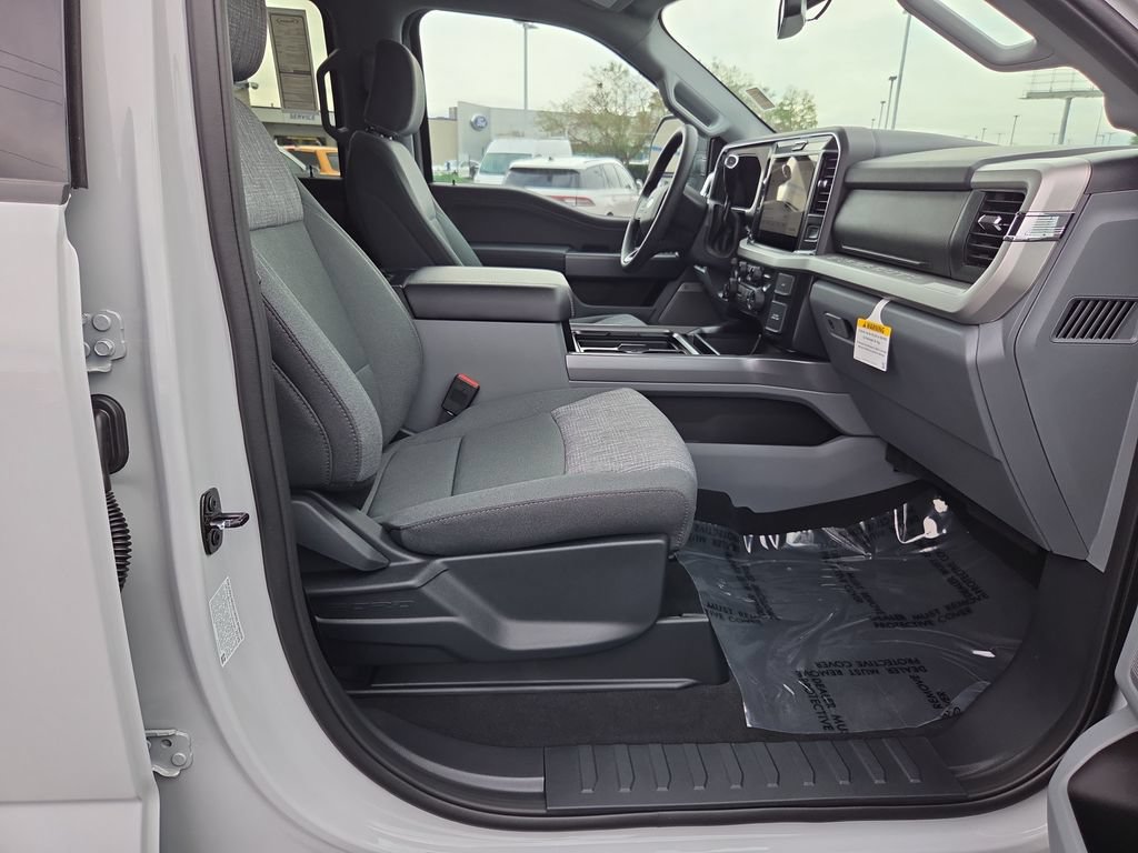 New 2026 Ford F250 XLT w/ XLT Premium Package AWD/4WD image 22