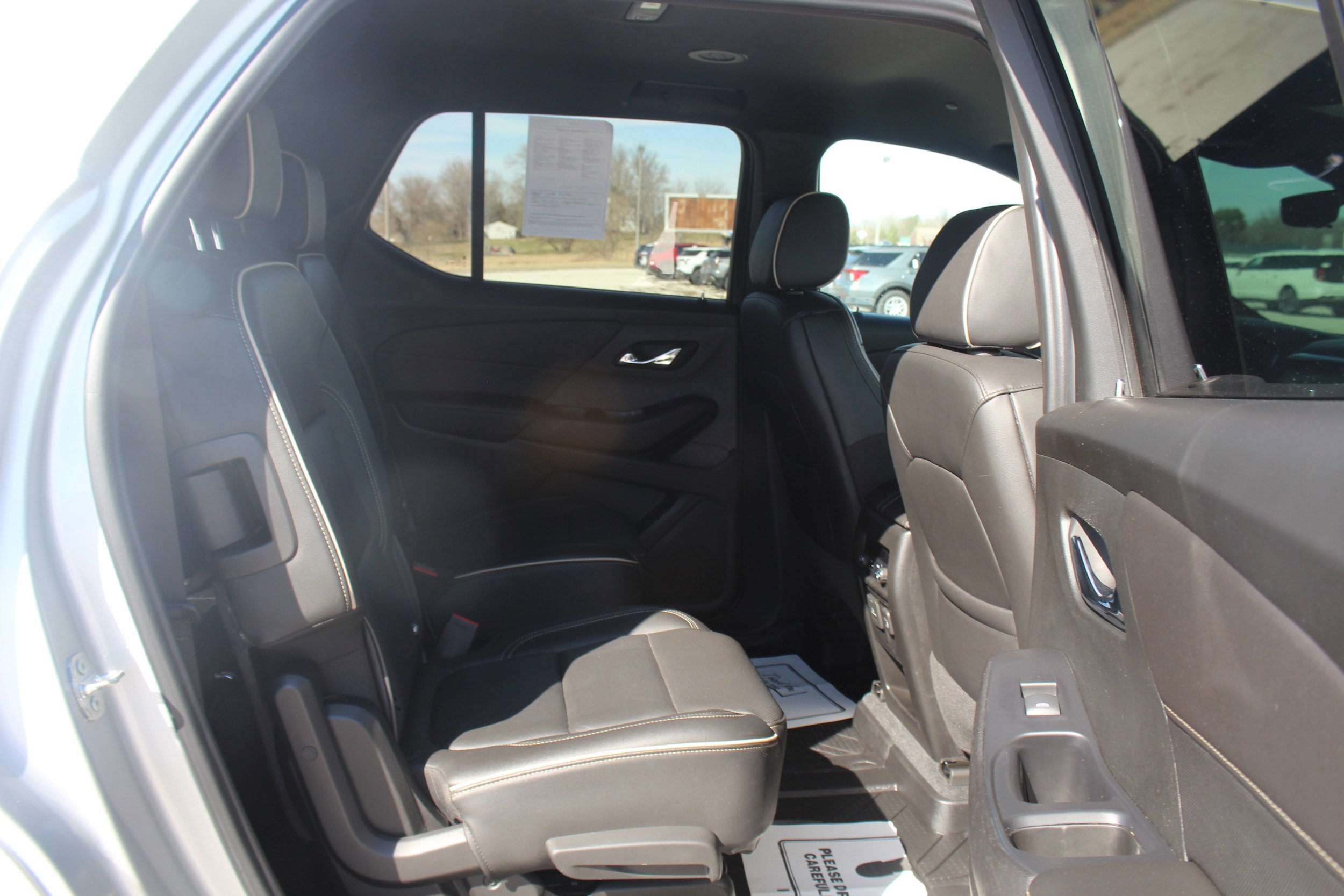 Used 2022 Chevrolet Traverse Premier w/ LPO, Floor Liner Package AWD/4WD image 24