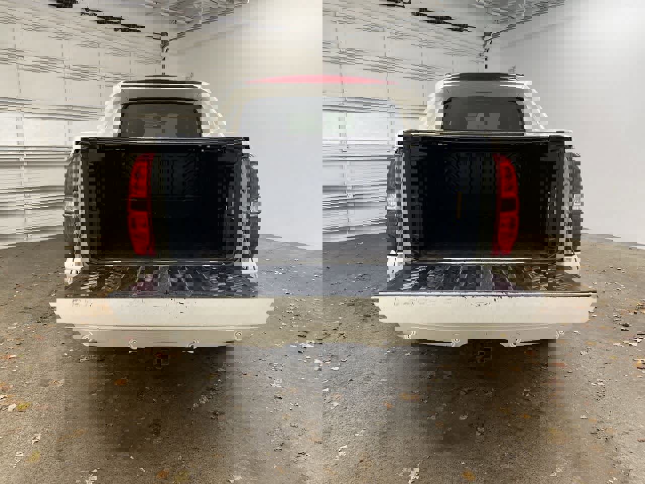 Used 2012 Chevrolet Avalanche LTZ image 29