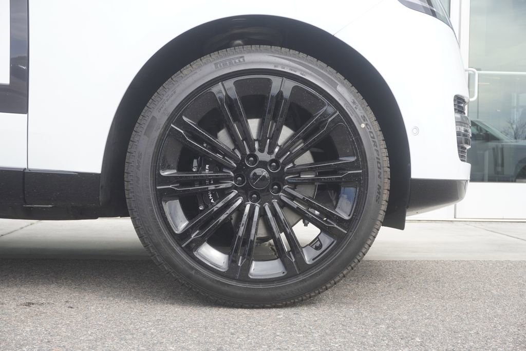 New 2026 Land Rover Range Rover SE image 35