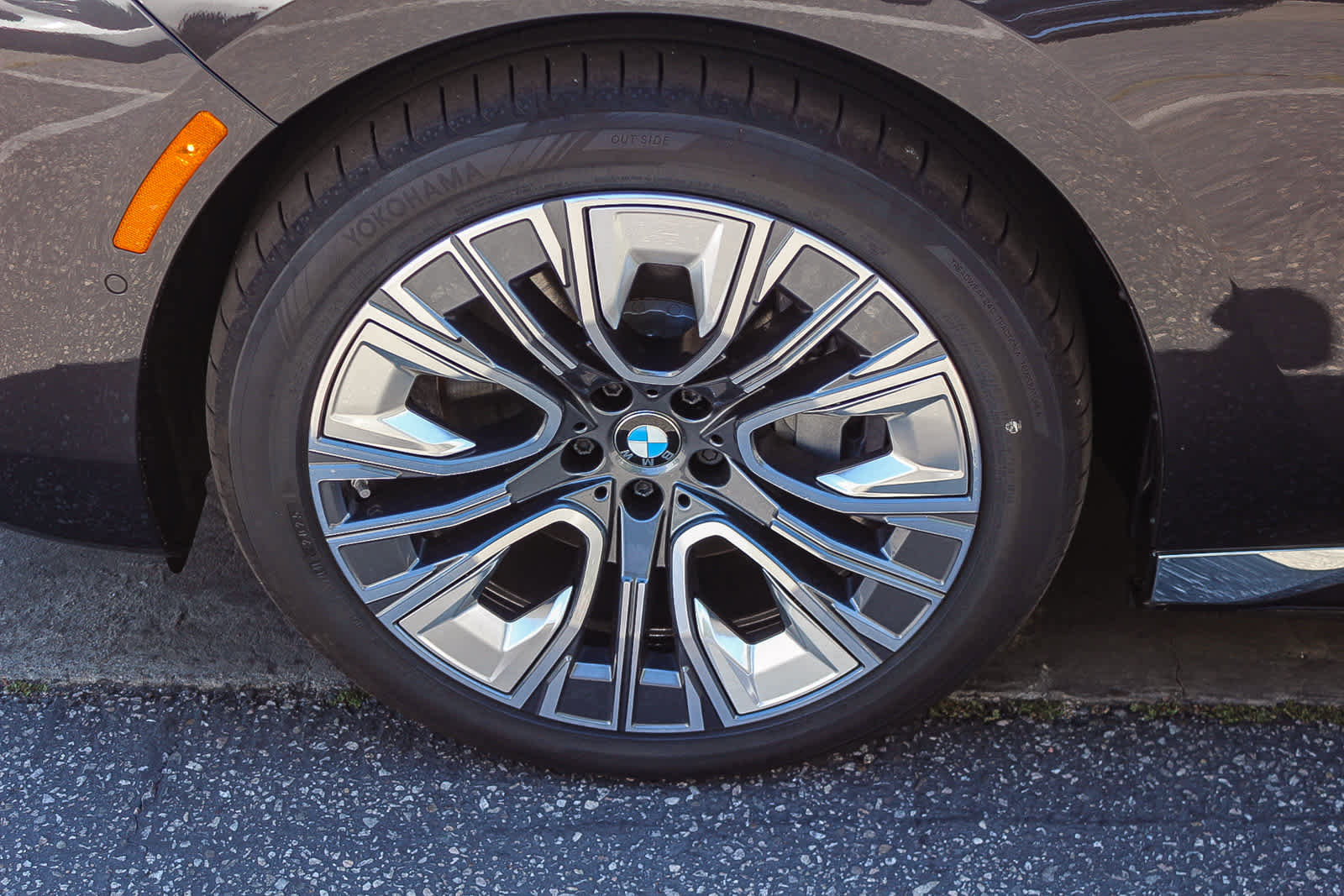 New 2026 BMW i7 M70 RWD image 9