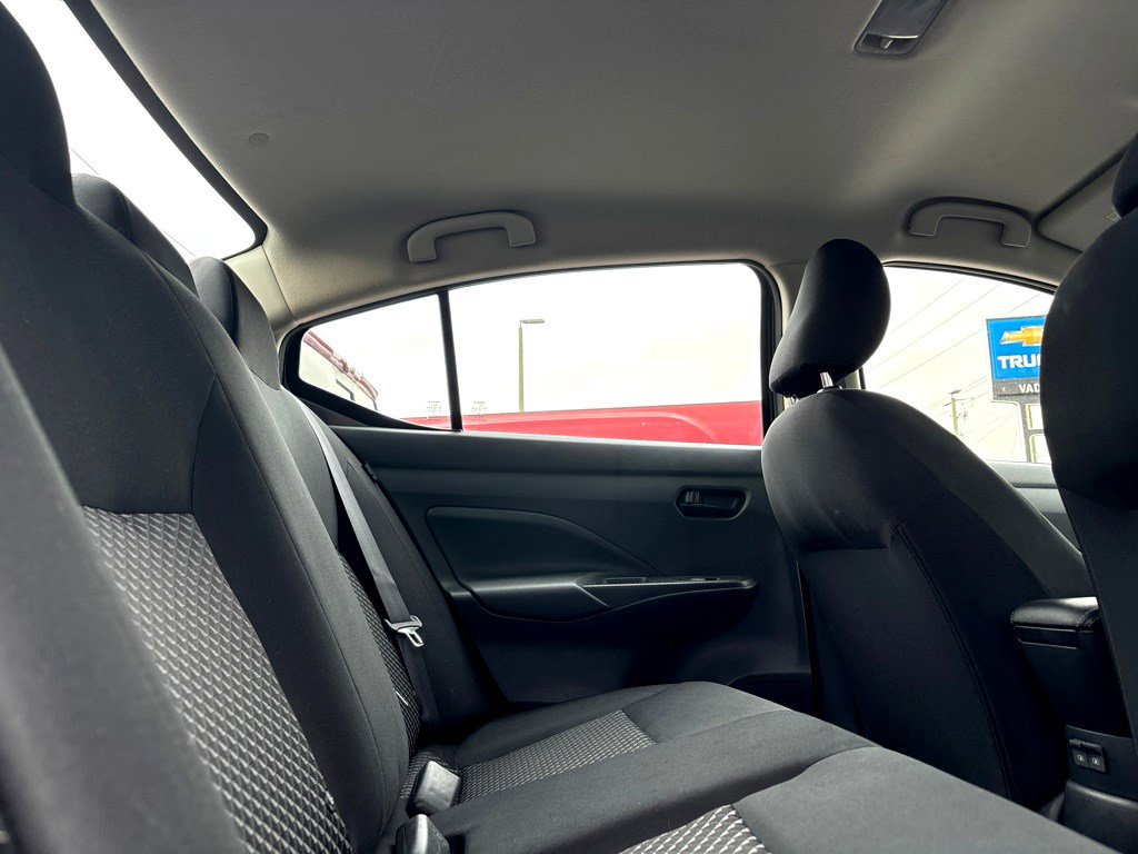 Used 2022 Nissan Versa S image 9