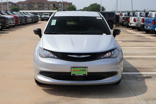 New 2026 Chrysler Voyager LX FWD image 2