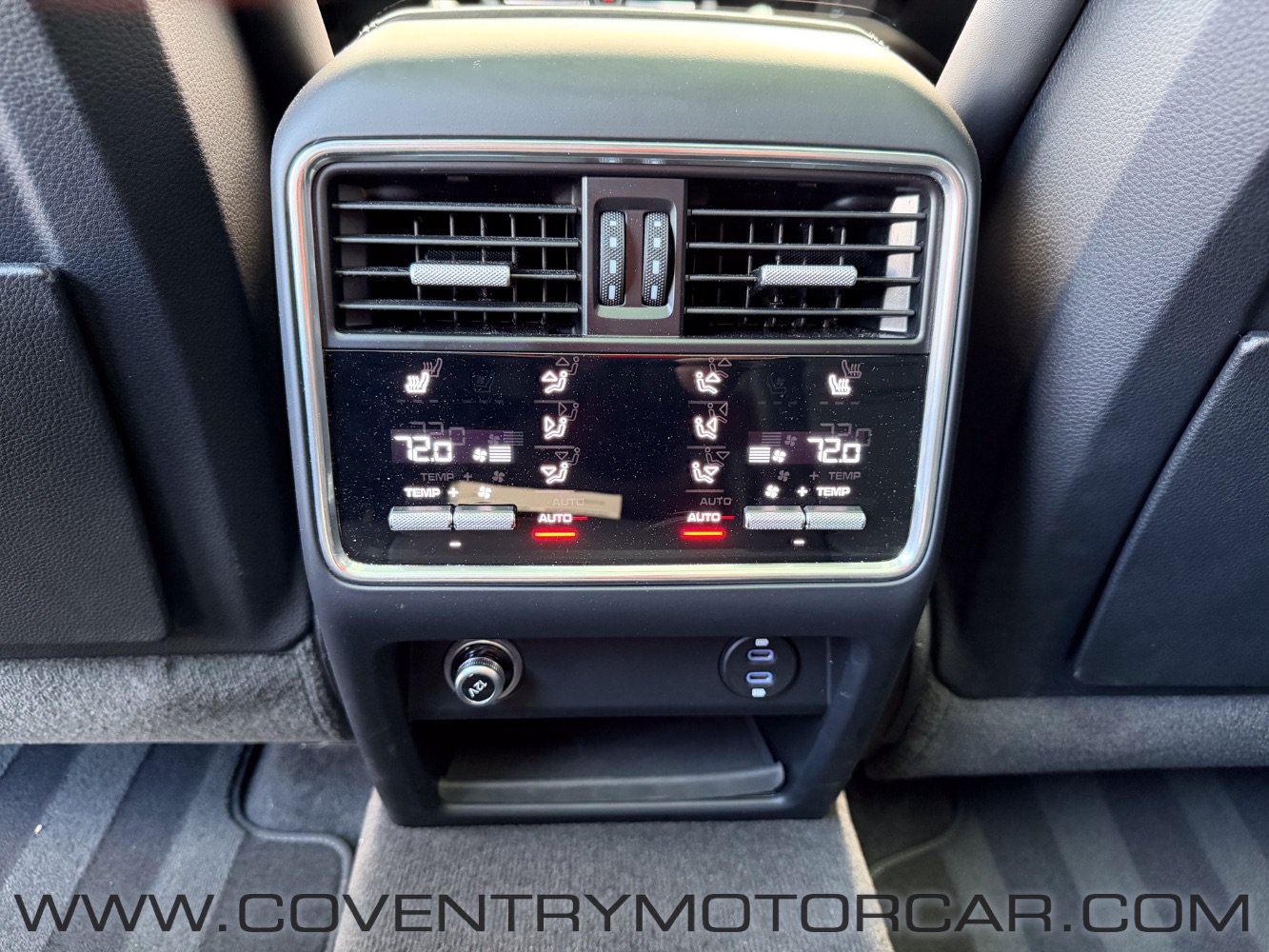 Used 2022 Porsche Cayenne GTS AWD/4WD image 42