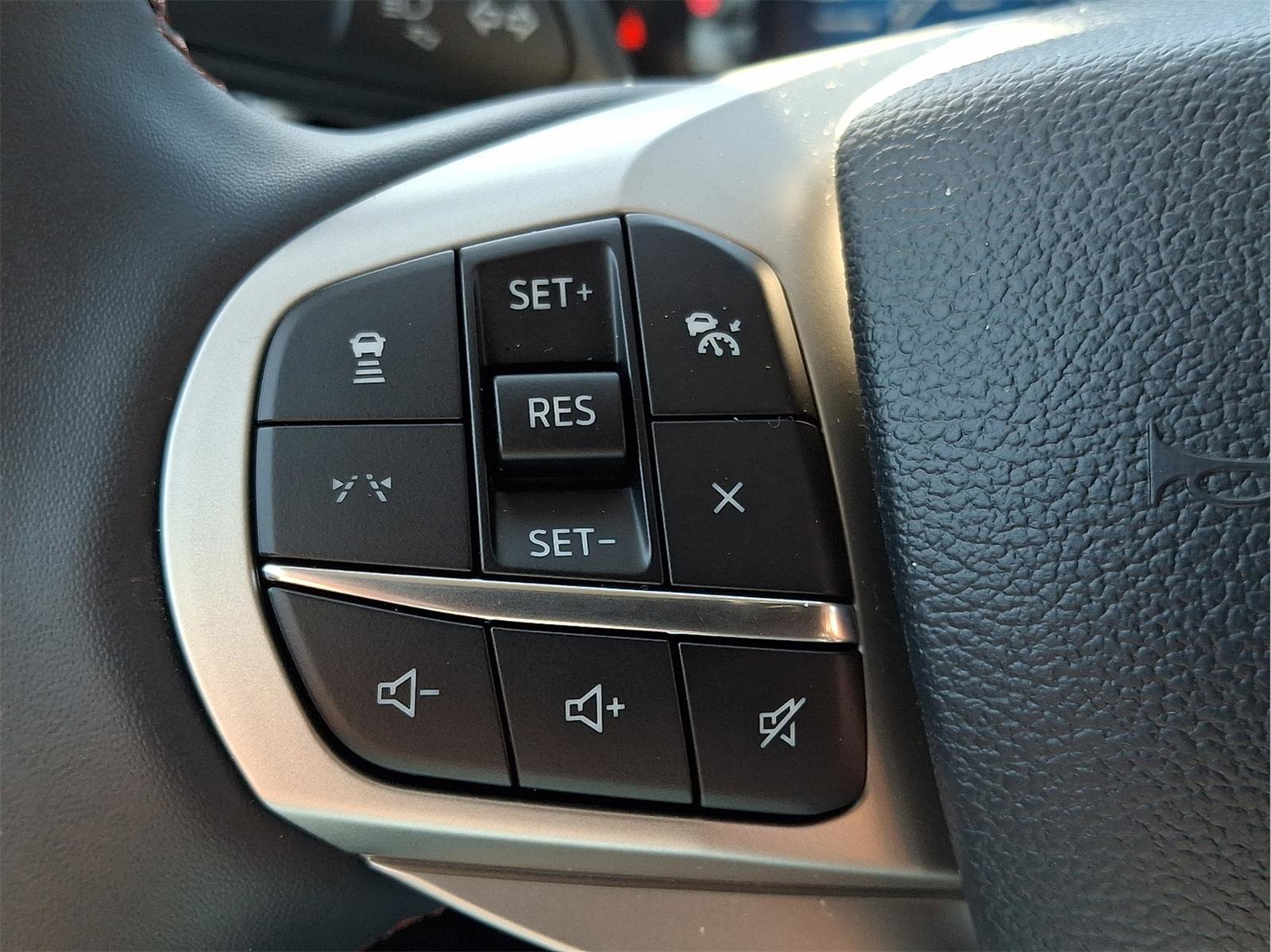 Used 2025 Ford Explorer Active image 22