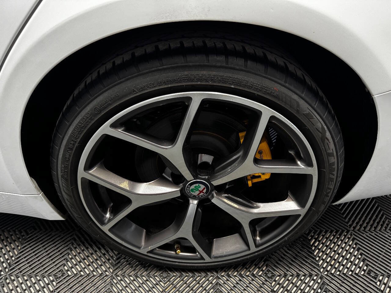 Used 2018 Alfa Romeo Giulia Ti Sport w/ Quick Order Package 22U Sport image 18