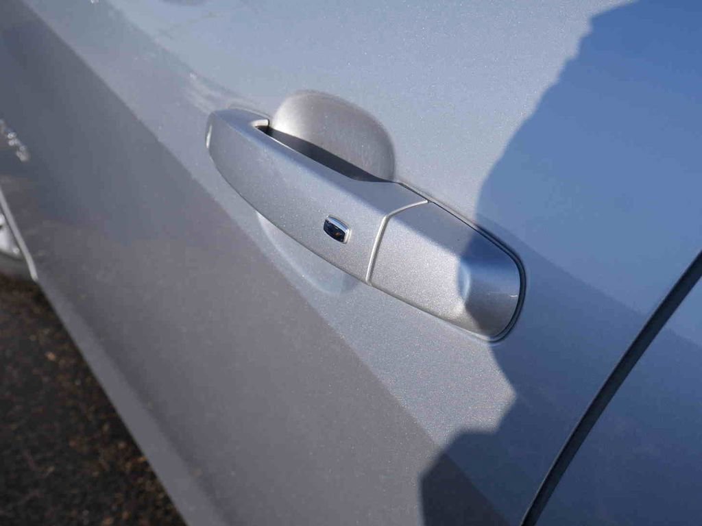 Used 2022 Chevrolet Malibu LT image 11