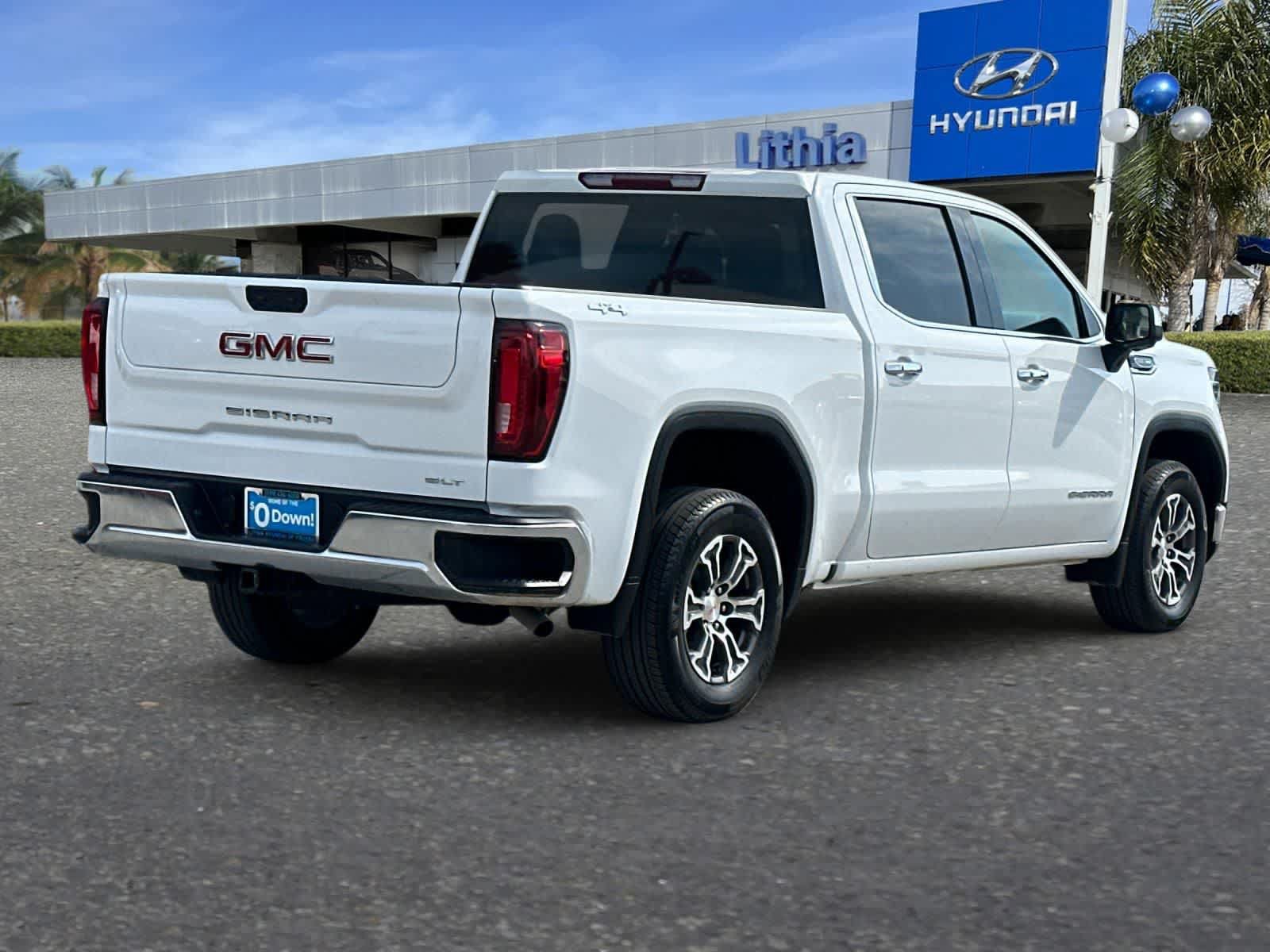 Used 2026 GMC Sierra 1500 SLT AWD/4WD image 3