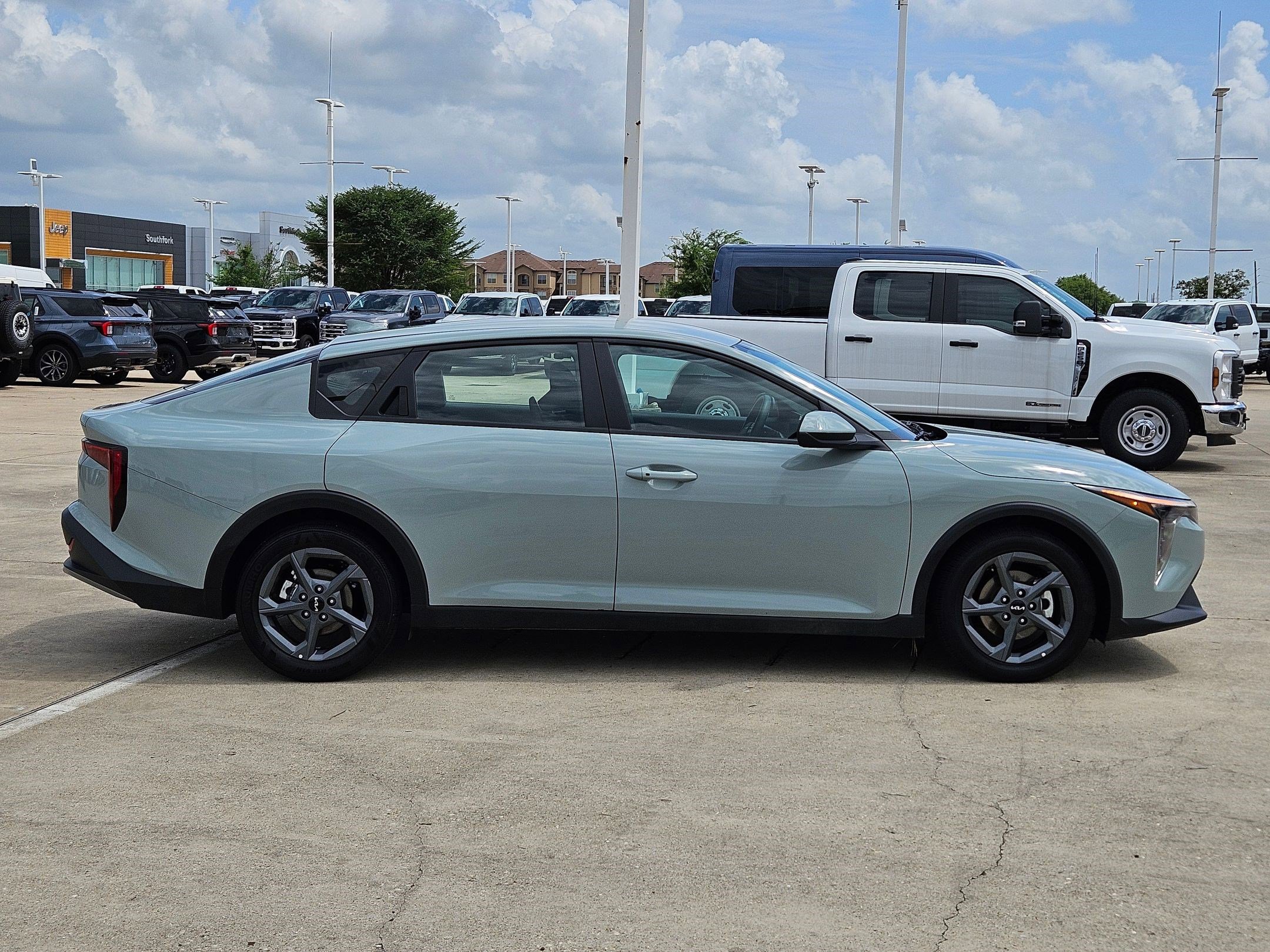Used 2025 Kia K4 FWD image 2