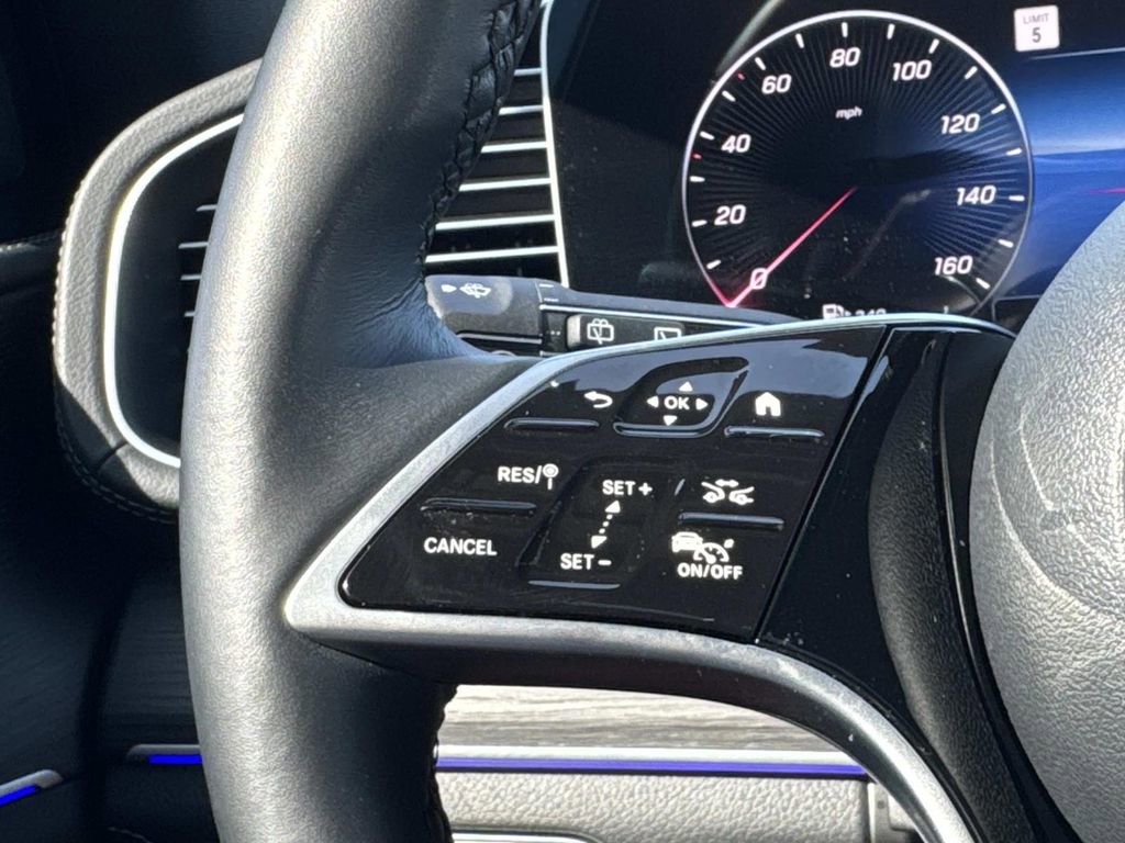 Used 2025 Mercedes-Benz GLE 450e 4MATIC image 18