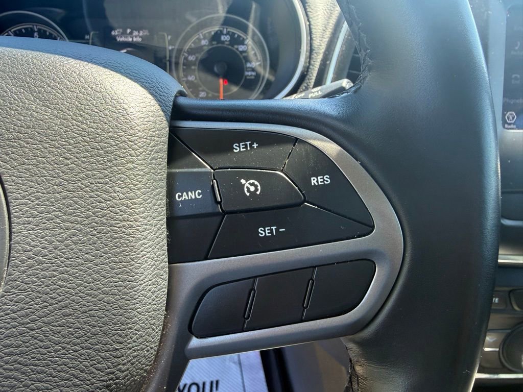 Used 2021 Jeep Cherokee Latitude Plus w/ Sun & Sound Group AWD/4WD image 31