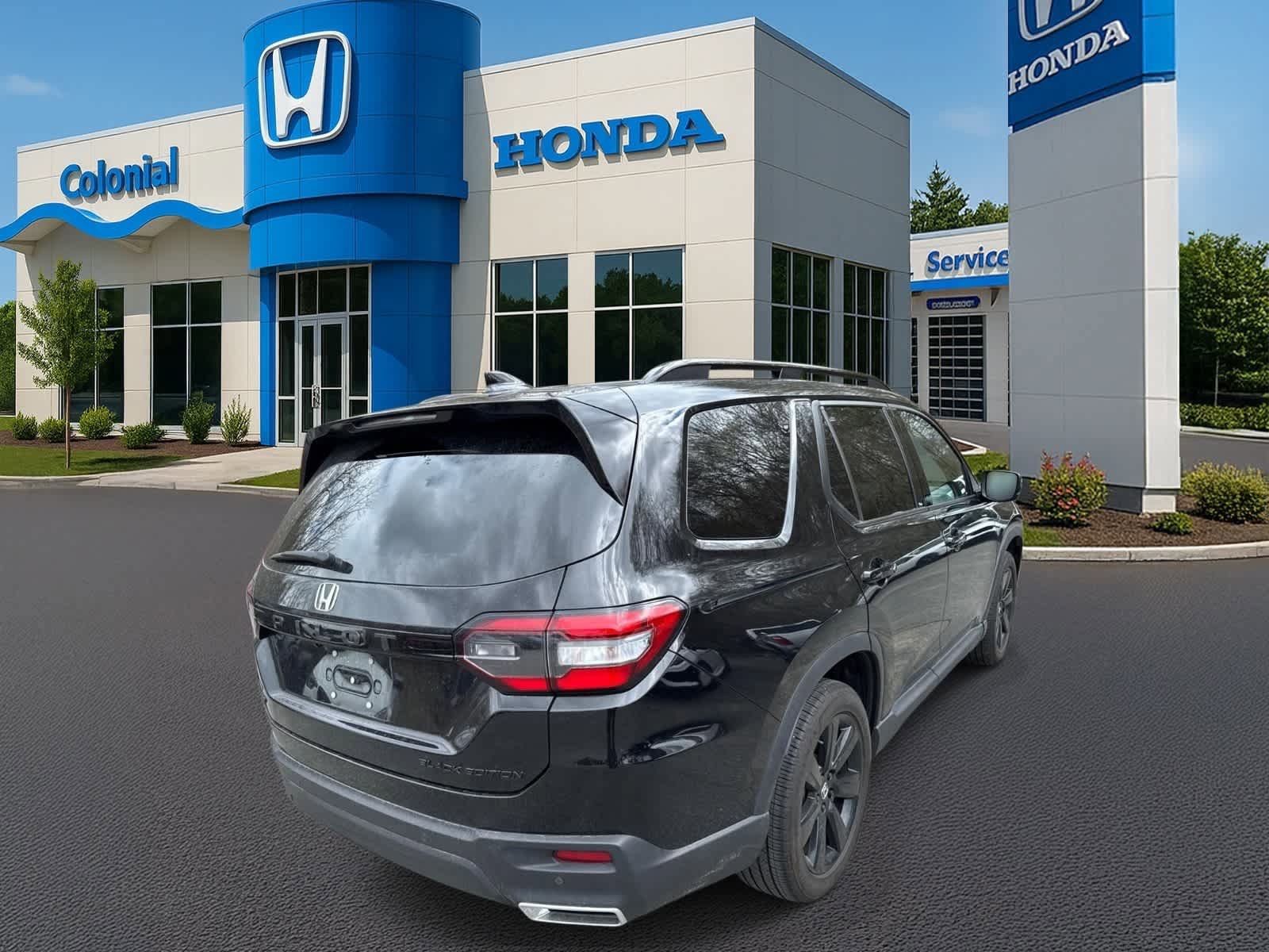 Used 2025 Honda Pilot Black Edition image 6