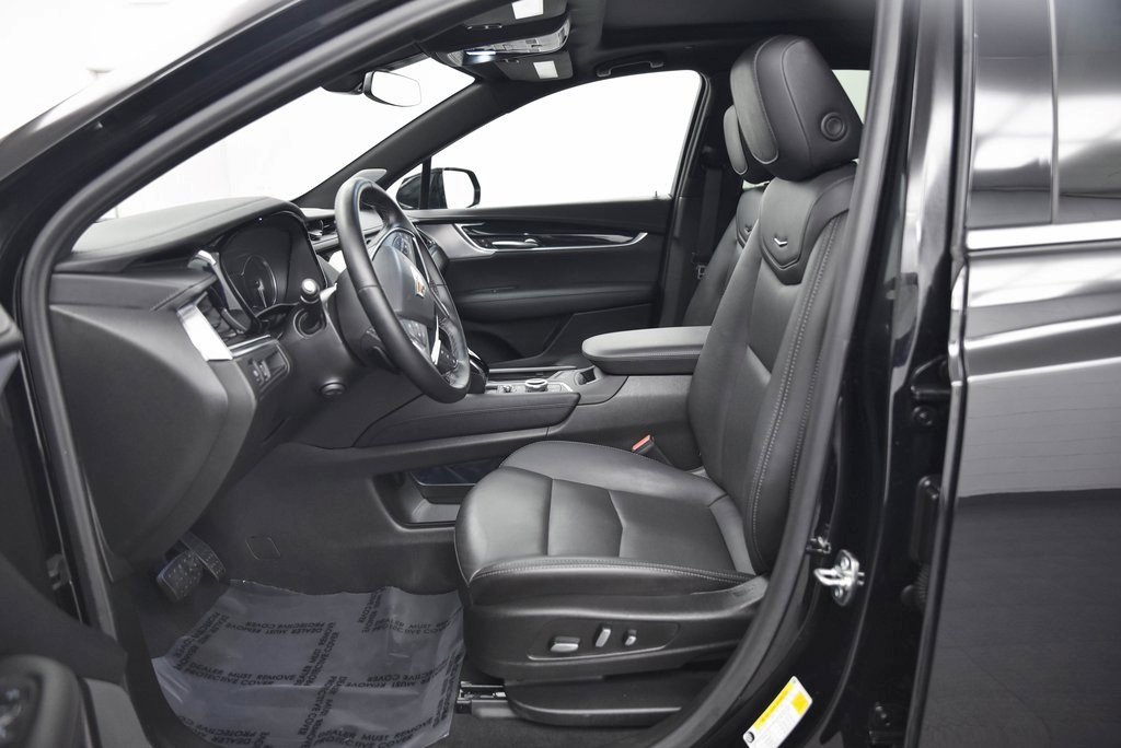 Certified 2025 Cadillac XT5 Premium Luxury image 8