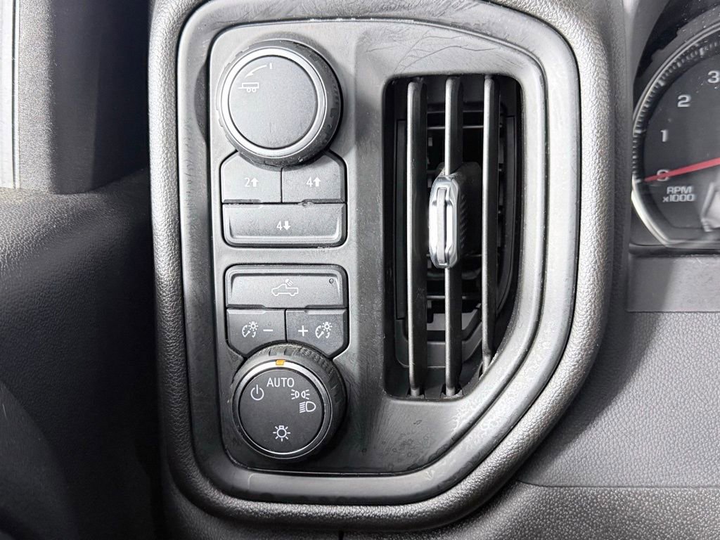 Used 2022 Chevrolet Silverado 2500 Custom w/ Custom Convenience Package image 21