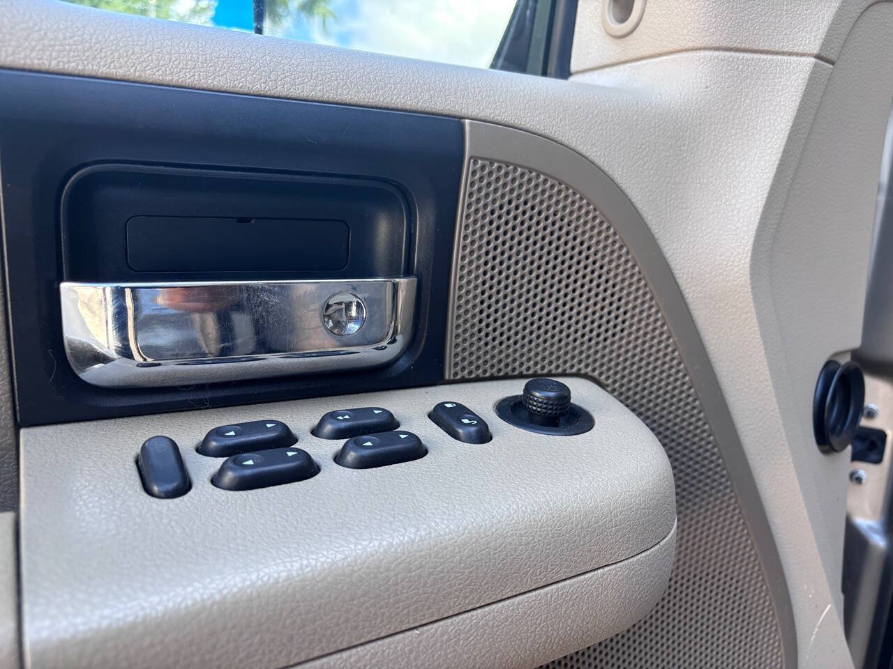 Used 2004 Ford F150 XLT RWD image 19