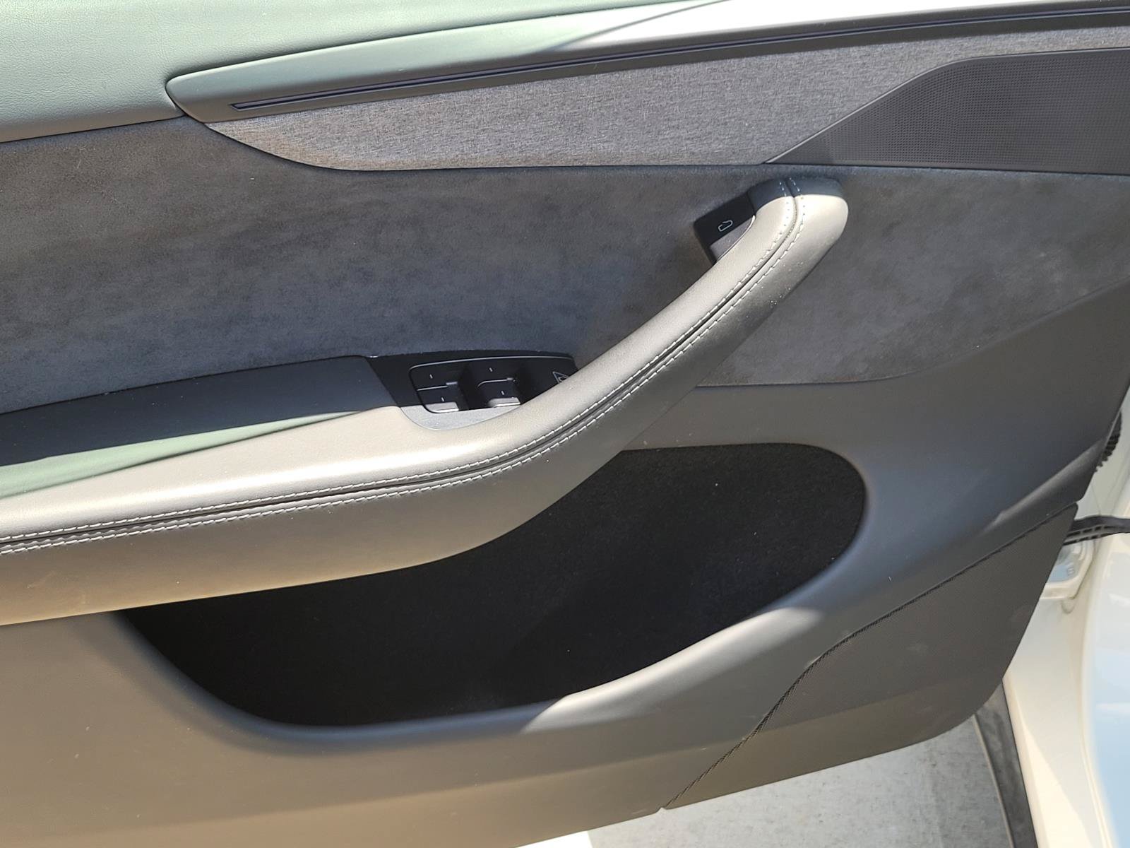 Used 2026 Tesla Model Y AWD image 4