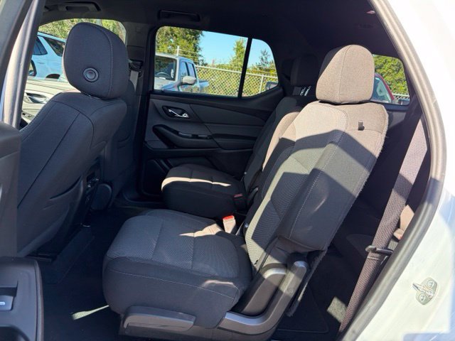 Used 2023 Chevrolet Traverse LT FWD image 15