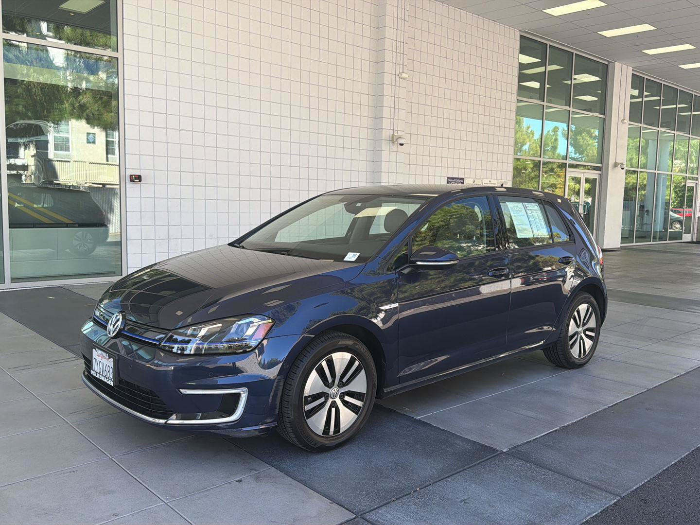 Used 2016 Volkswagen e-Golf SEL Premium w/ Driver Assistance Package