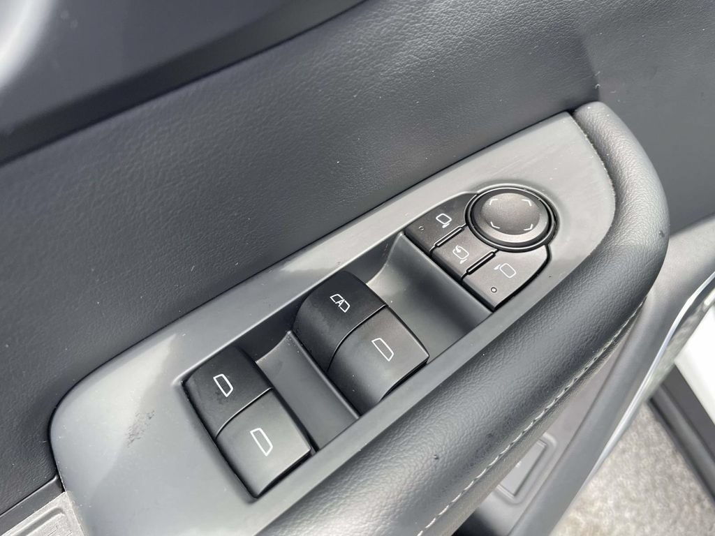 Used 2025 Buick Enclave Preferred FWD image 14