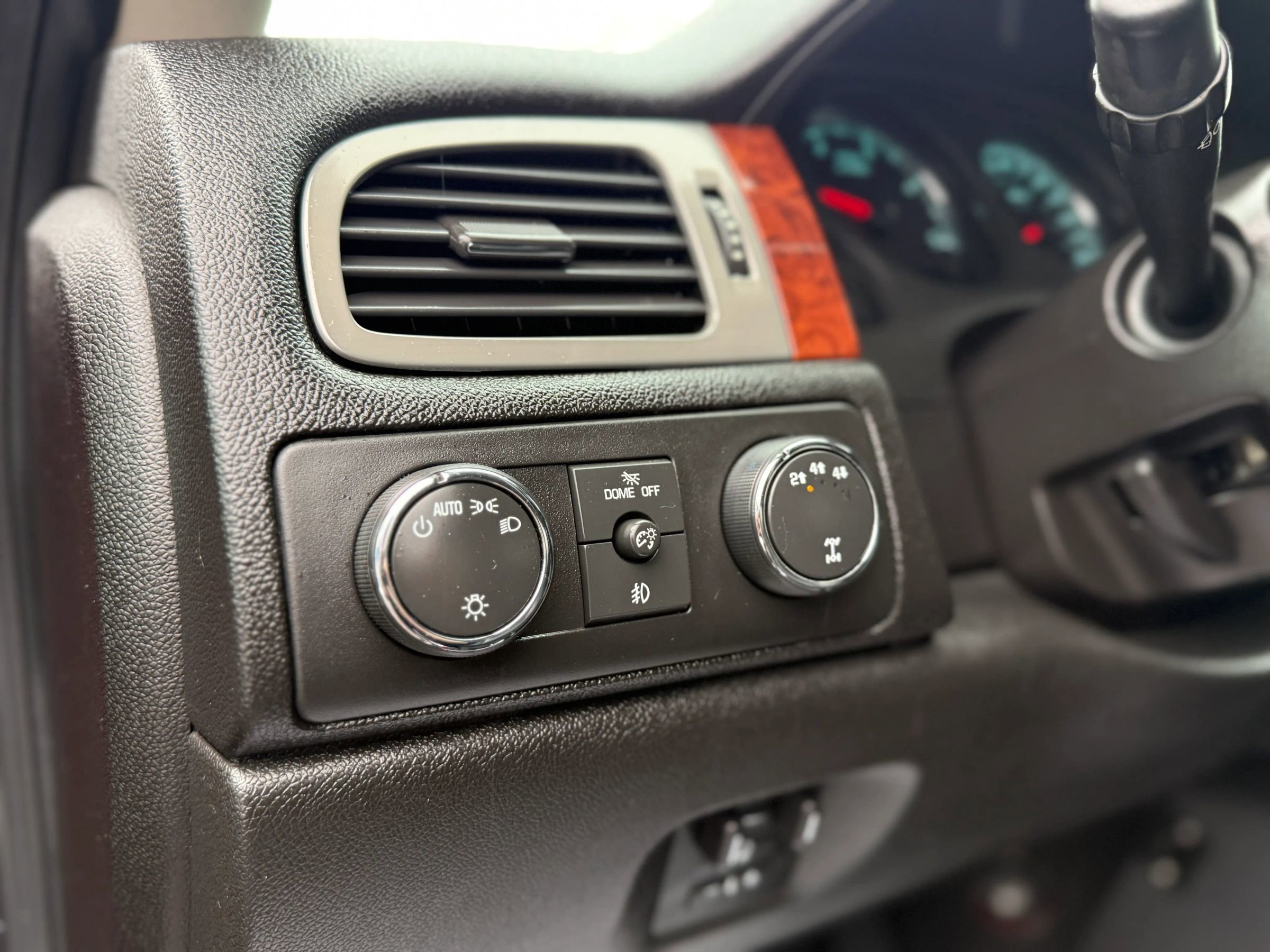 Used 2013 GMC Sierra 2500 SLT w/ SLT Convenience Package image 17