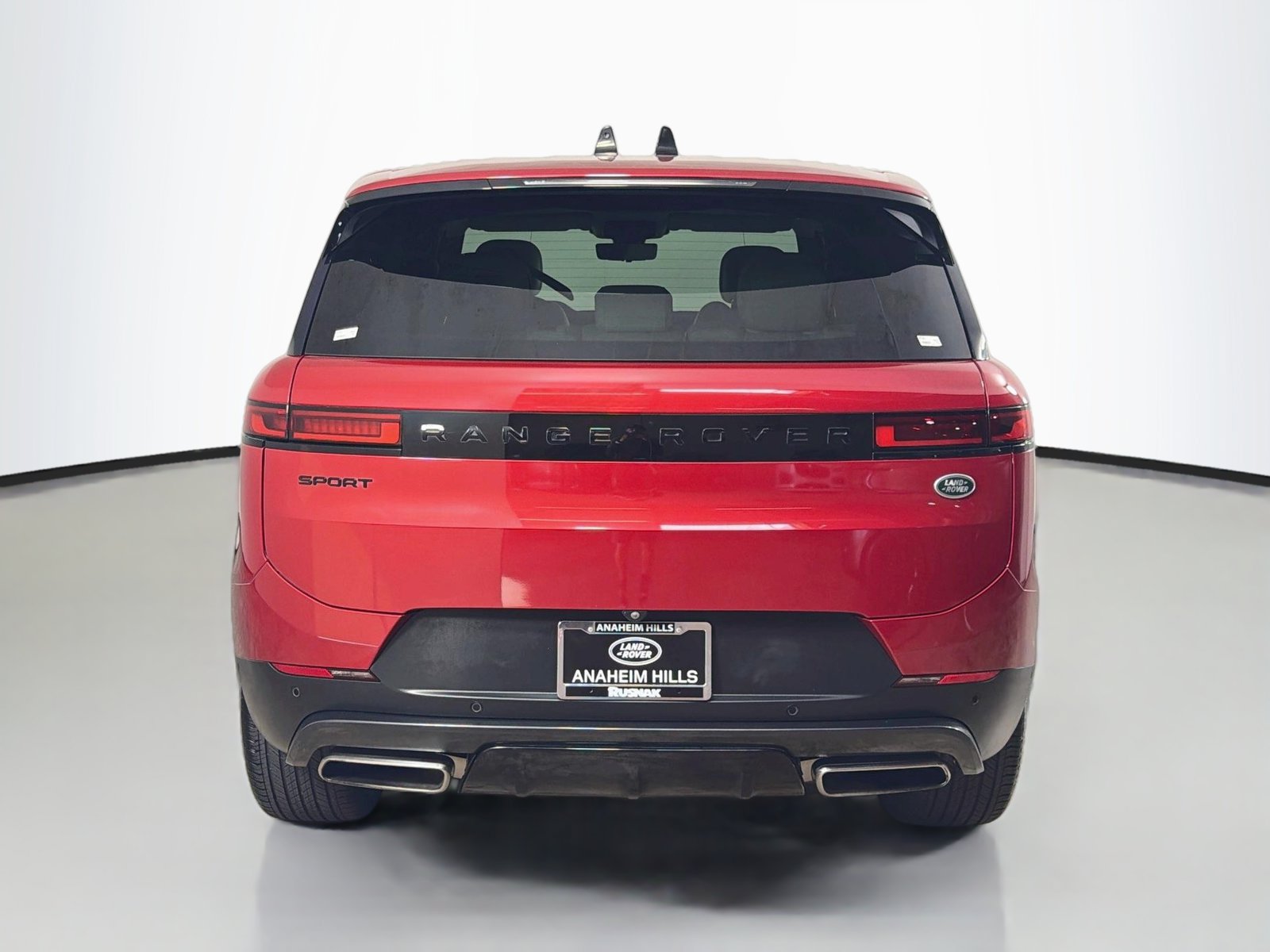 Used 2023 Land Rover Range Rover Sport SE AWD/4WD image 4