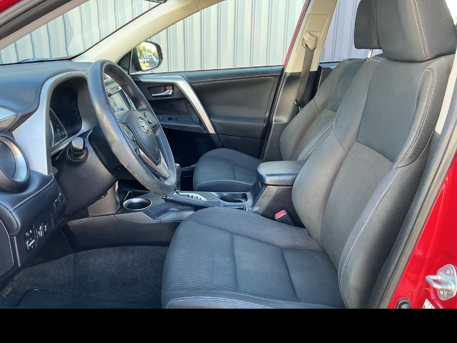 Used 2015 Toyota RAV4 XLE AWD/4WD image 10