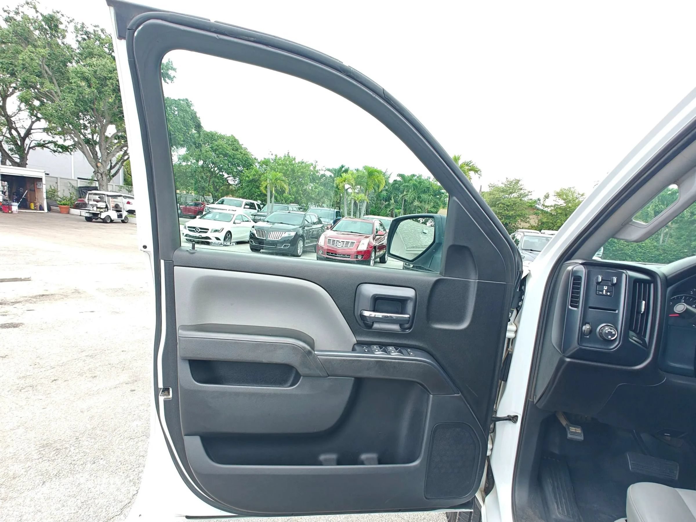 Used 2019 Chevrolet Silverado 2500 W/T AWD/4WD image 9