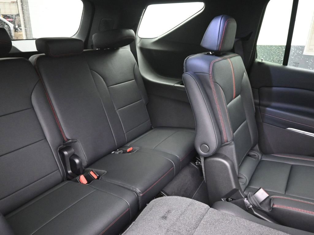 New 2026 Chevrolet Traverse RS image 11