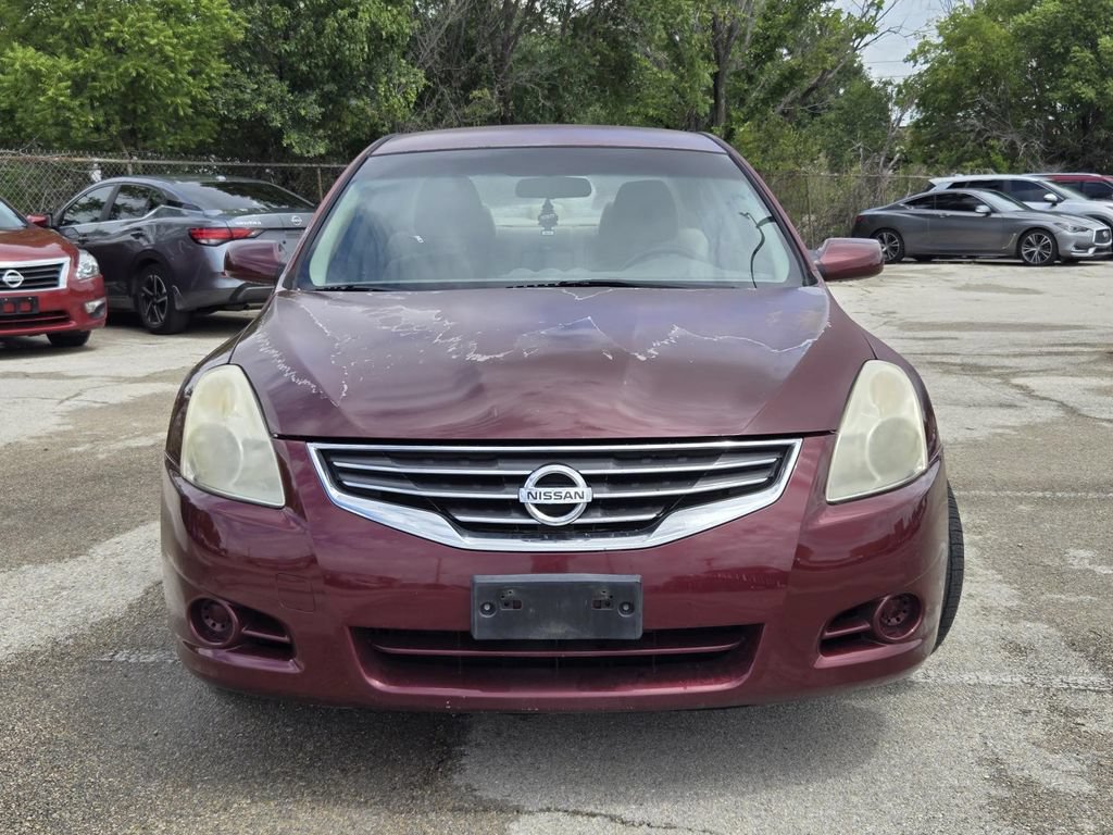 Used 2011 Nissan Altima 2.5 S w/ Convenience Pkg FWD image 2