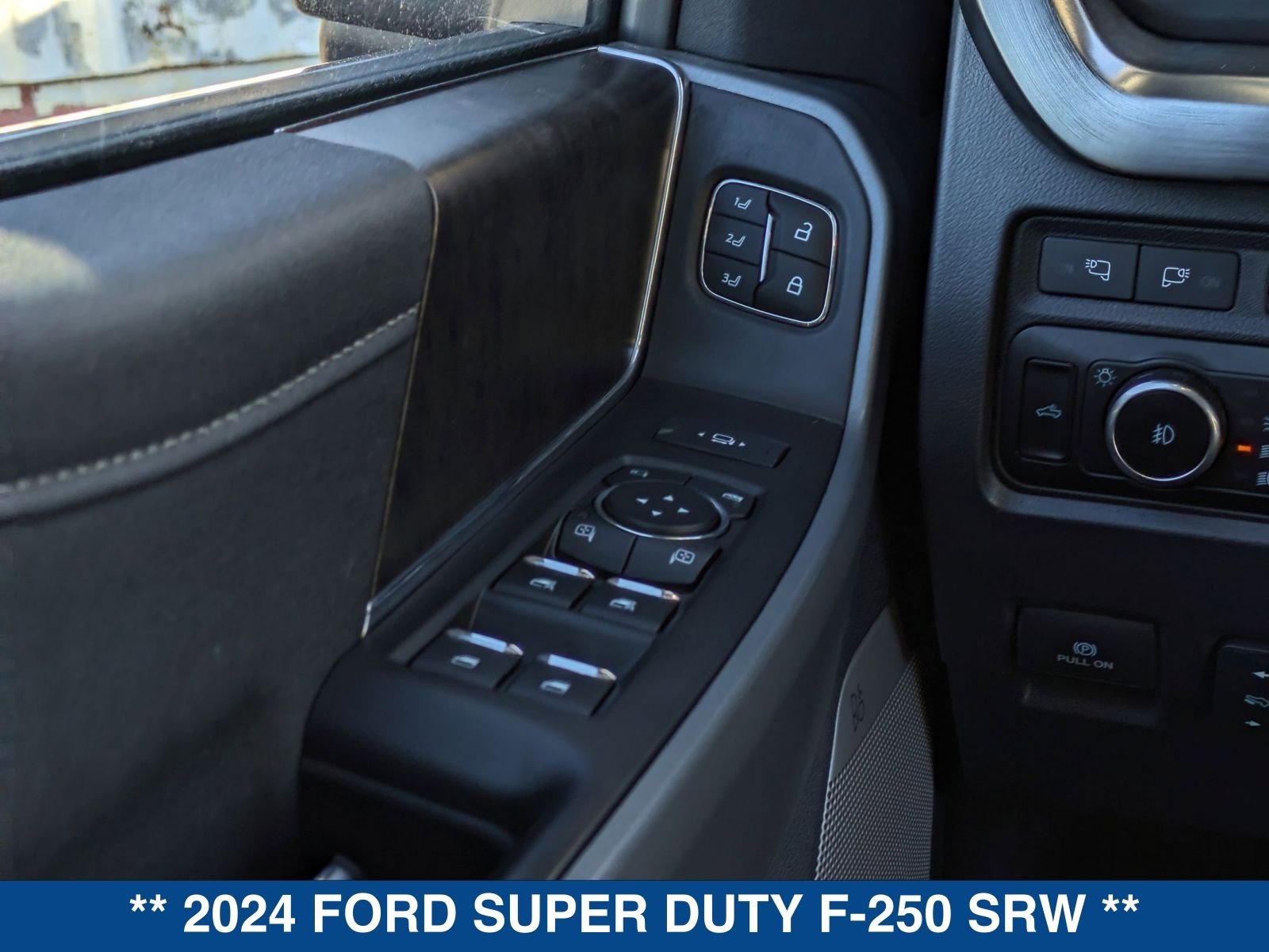 Used 2024 Ford F250 Lariat w/ Chrome Package image 23
