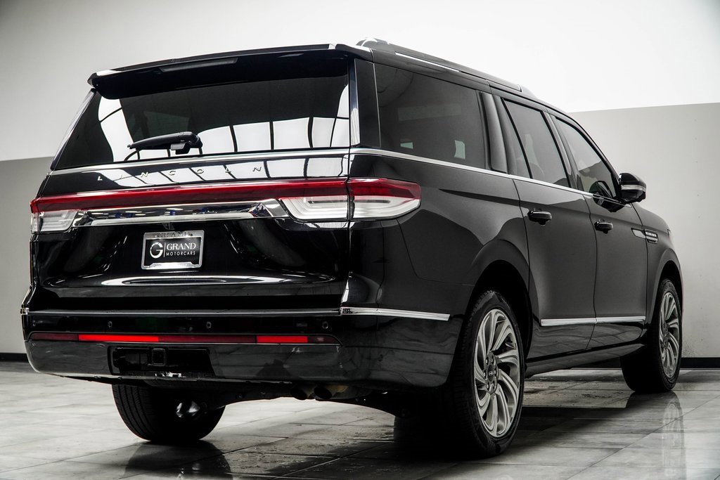 Used 2024 Lincoln Navigator L 4WD image 12