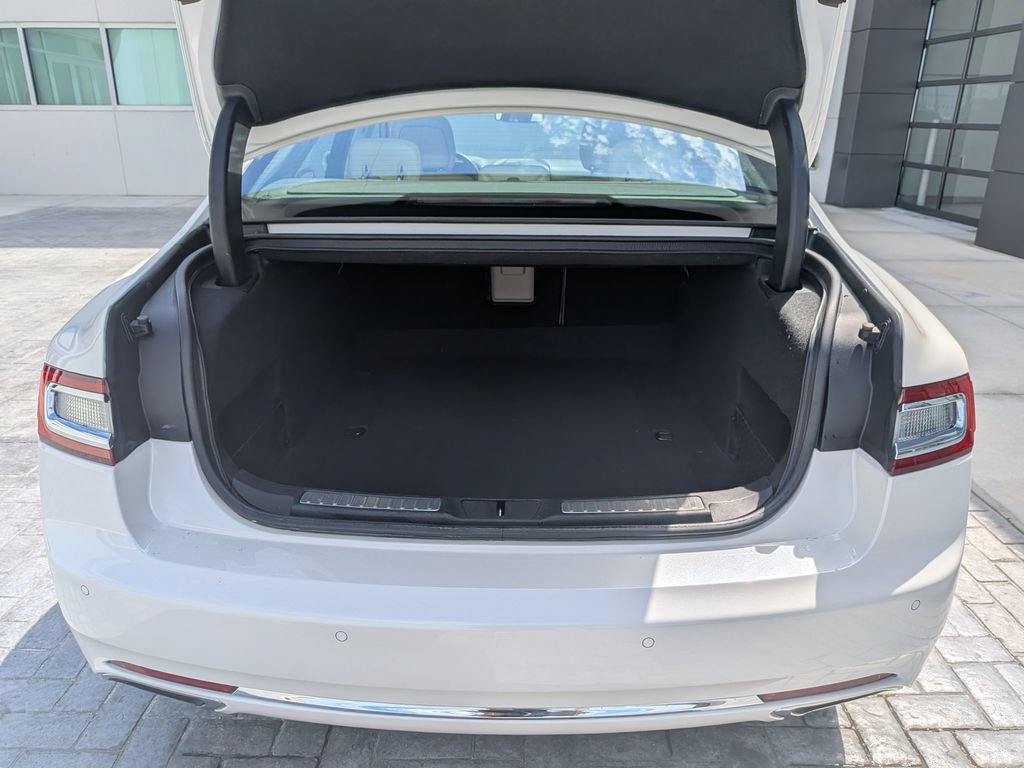 Used 2019 Lincoln Continental Premiere FWD image 13