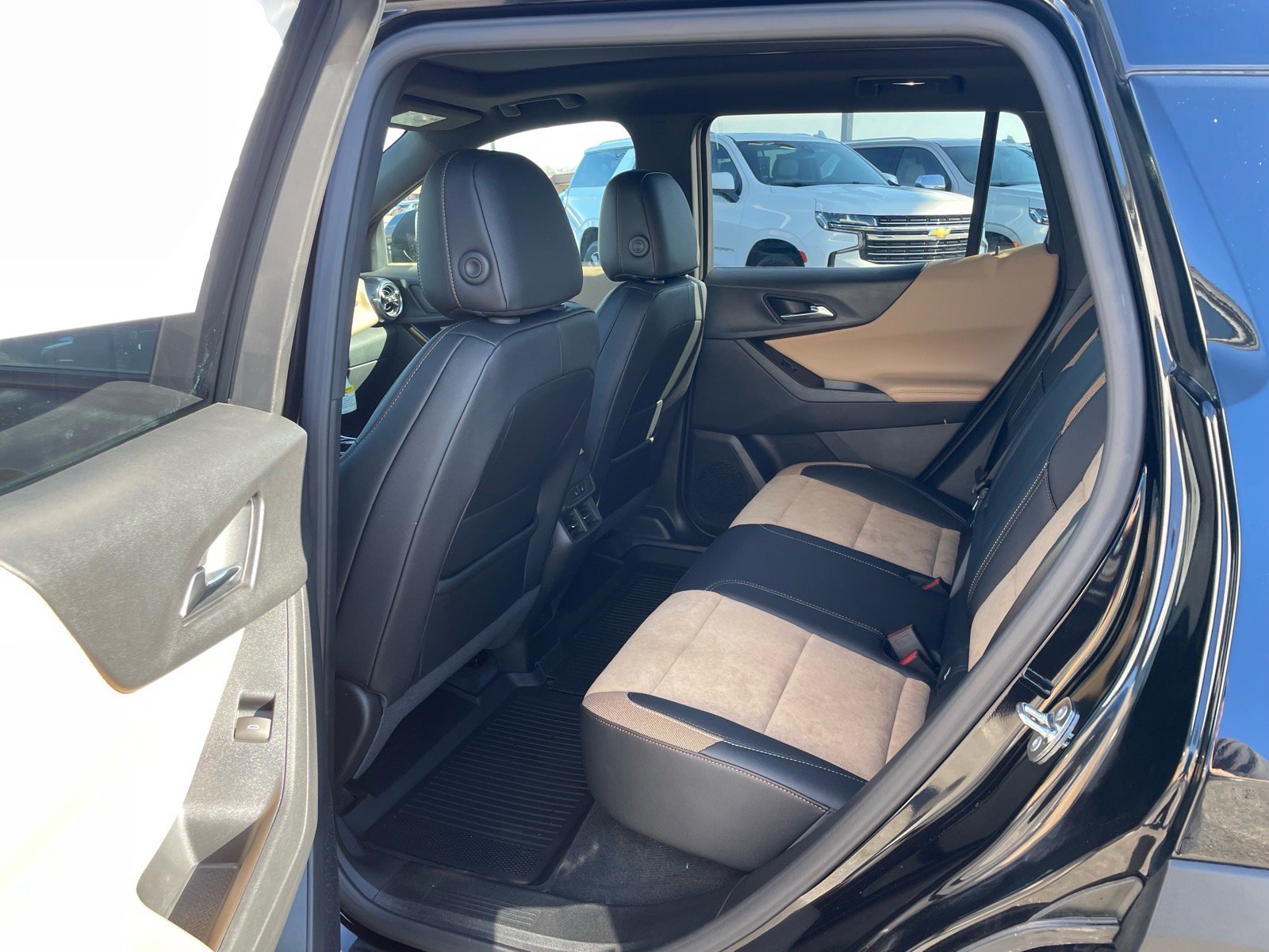 Used 2025 Chevrolet Equinox ACTIV w/ Convenience Package III image 19