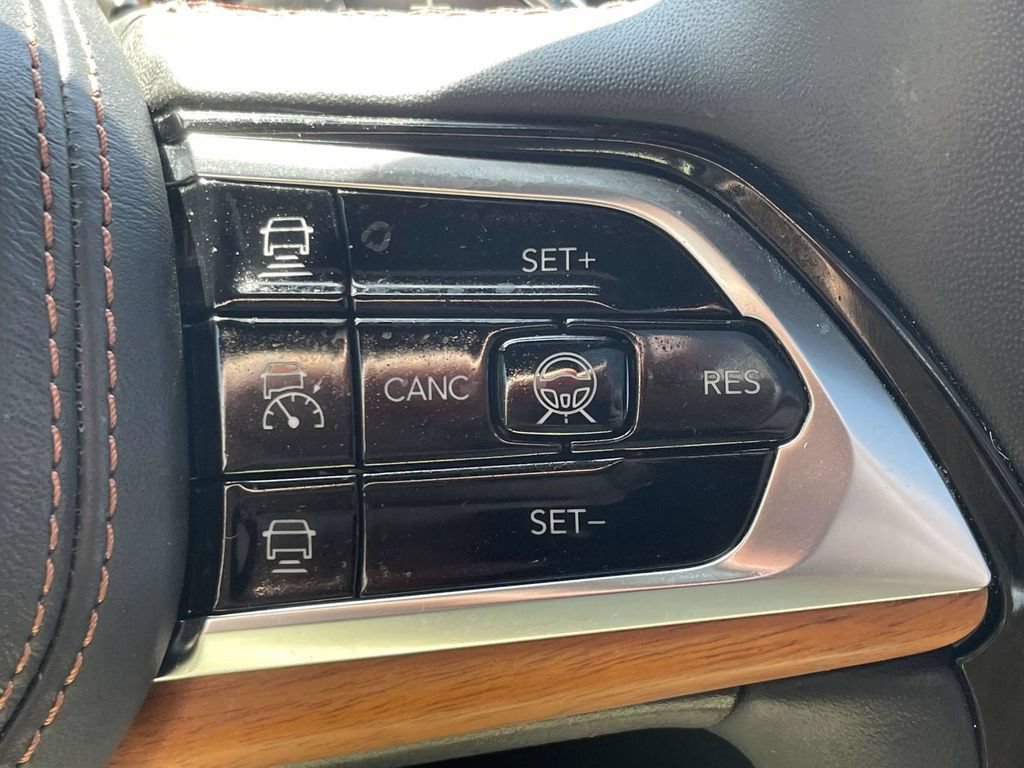 Used 2023 Jeep Grand Cherokee L Summit AWD/4WD image 34