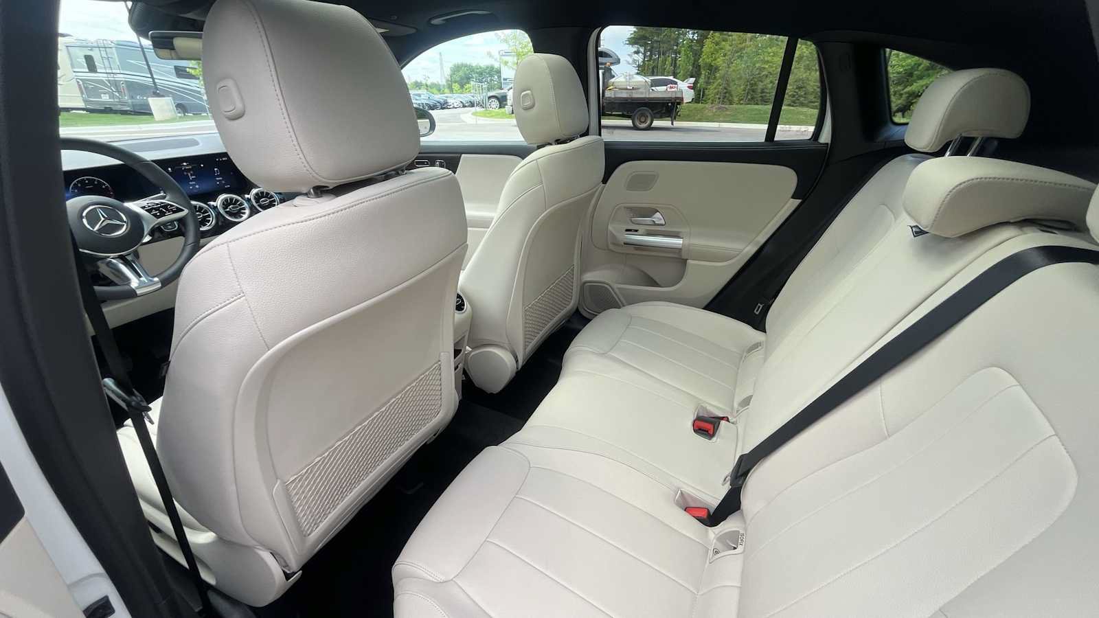 Used 2026 Mercedes-Benz GLA 250 4MATIC image 13