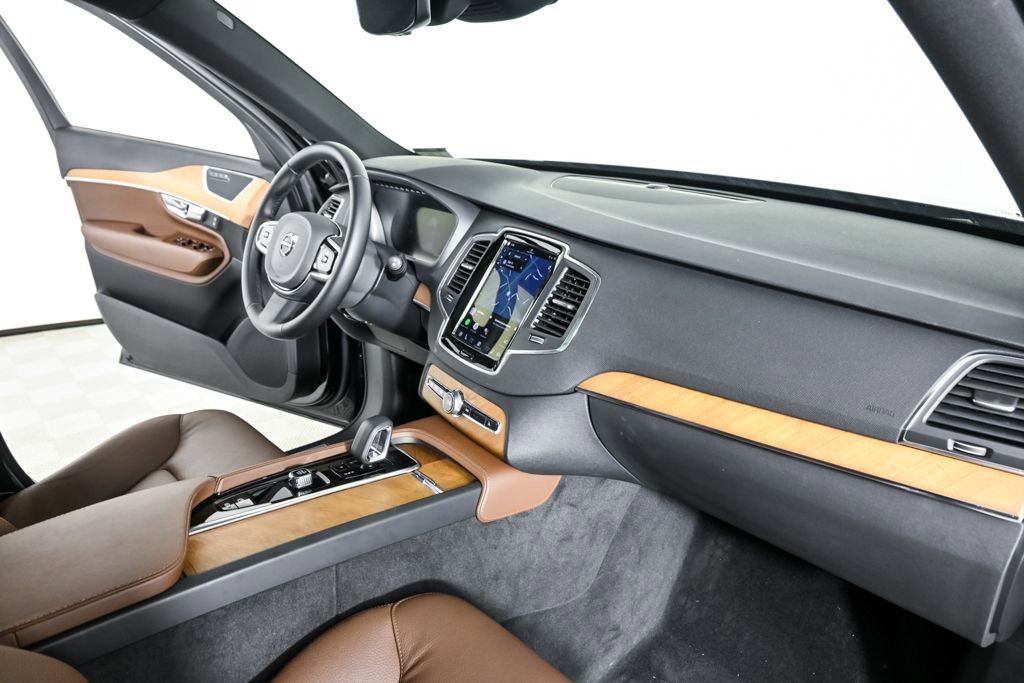 Certified 2024 Volvo XC90 T8 Core image 25