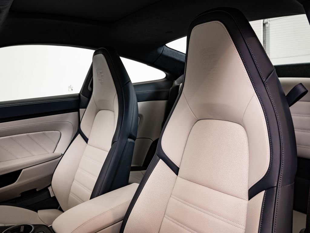 Certified 2025 Porsche 911 Carrera GTS RWD image 23