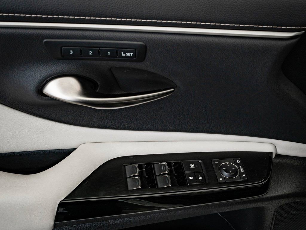 Certified 2023 Lexus ES 250 w/ Premium Package image 25