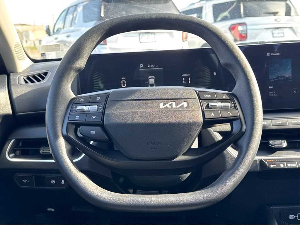 Used 2025 Kia K4 FWD image 14