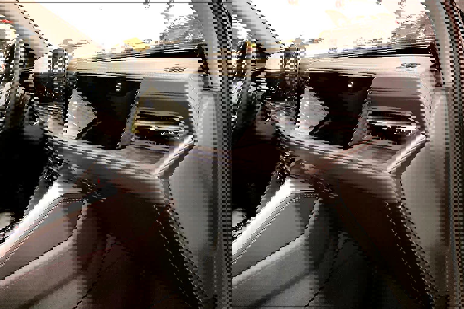 Used 2025 Audi Q5 Premium w/ Convenience Package image 18