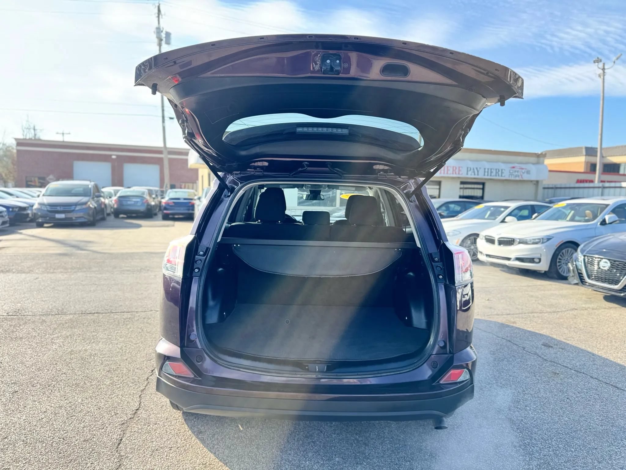 Used 2017 Toyota RAV4 LE FWD image 12