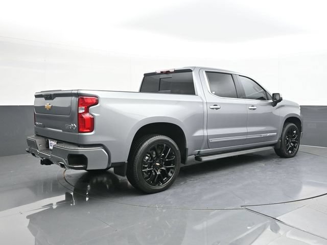 Used 2025 Chevrolet Silverado 1500 High Country AWD/4WD image 14