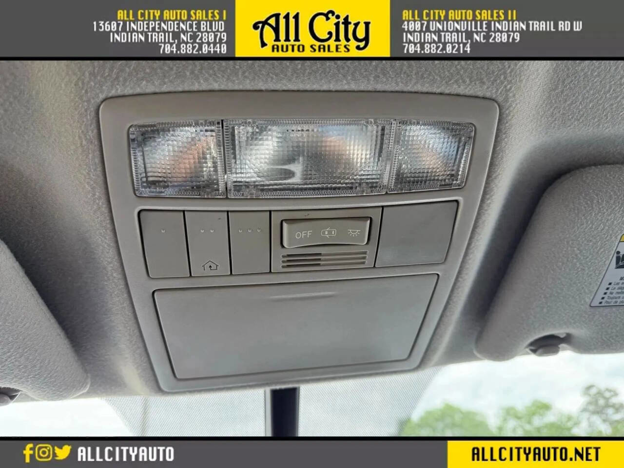 Used 2013 Toyota Venza XLE image 32