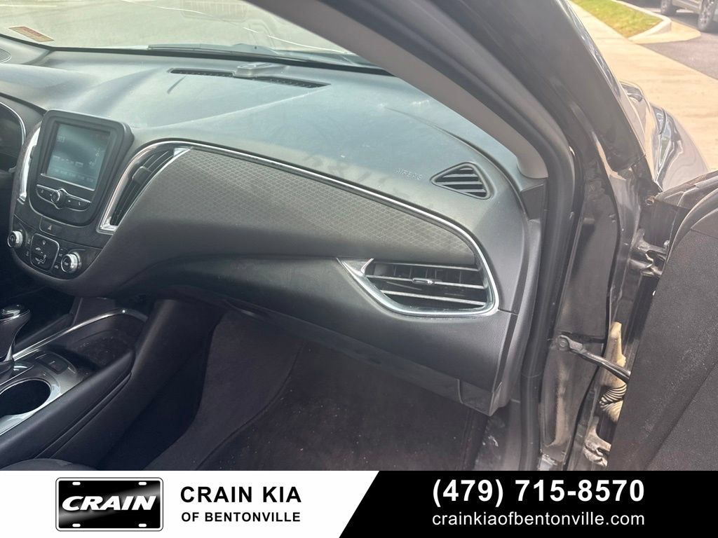 Used 2018 Chevrolet Malibu LT FWD image 41