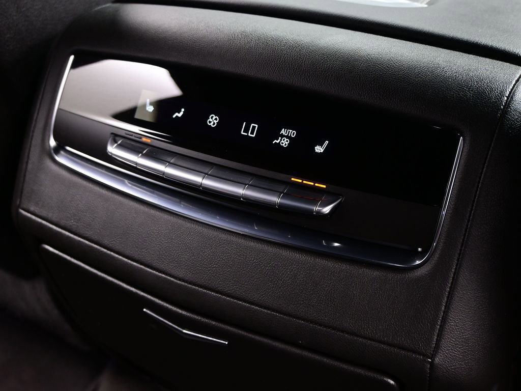 Used 2024 Cadillac Escalade Luxury RWD image 40