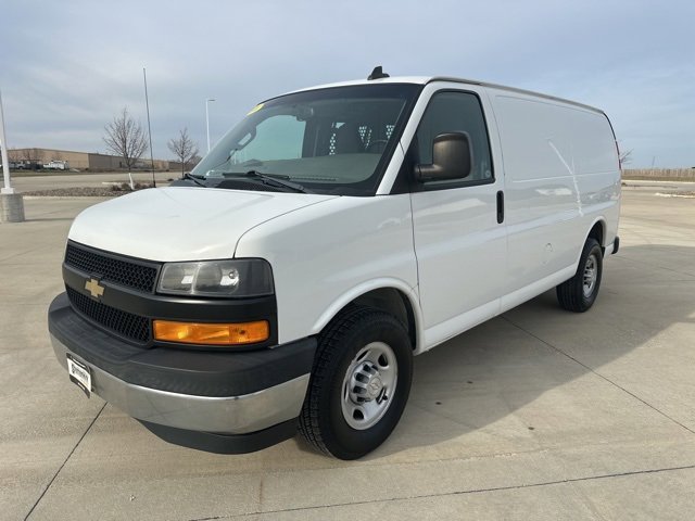 Used 2018 Chevrolet Express 2500 w/ Driver Convenience Package image 7