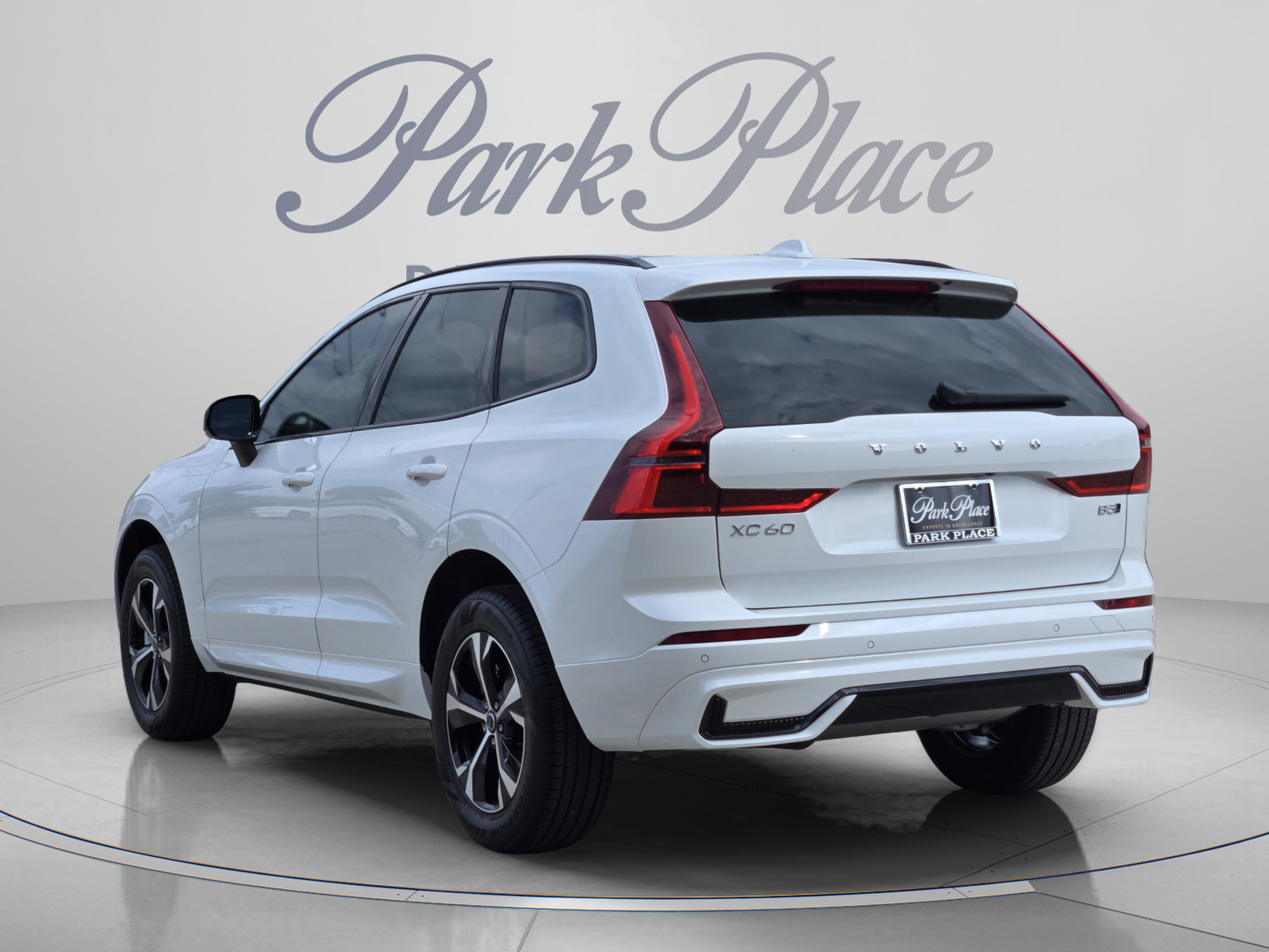 New 2026 Volvo XC60 B5 Core AWD/4WD image 3