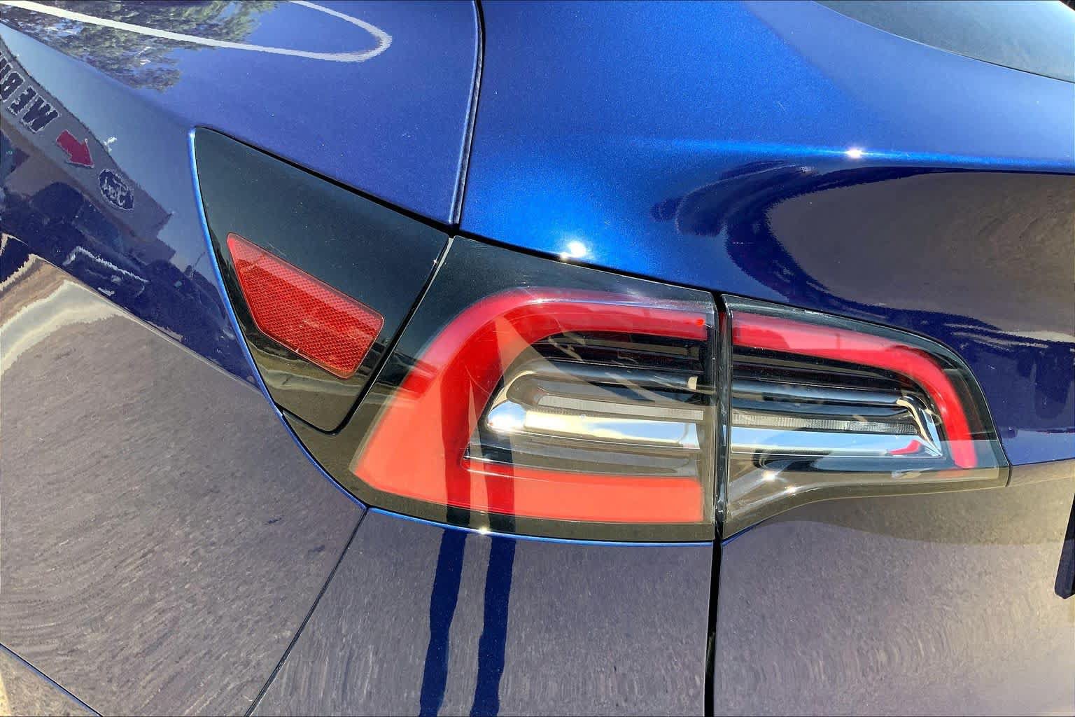Used 2023 Tesla Model Y Long Range AWD/4WD image 57