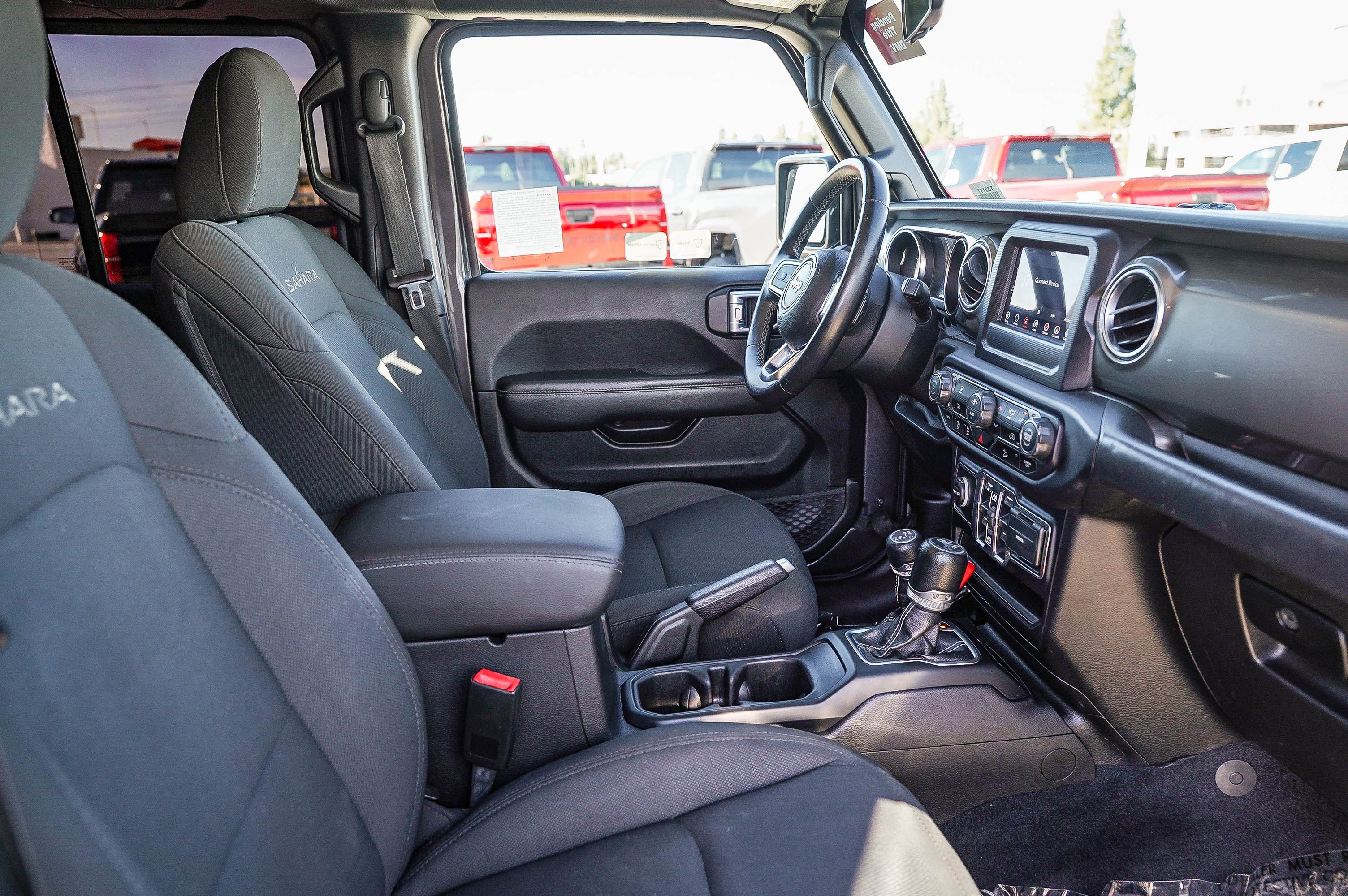 Used 2020 Jeep Wrangler Unlimited Sahara image 16